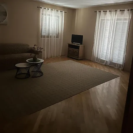 Mara Apartment